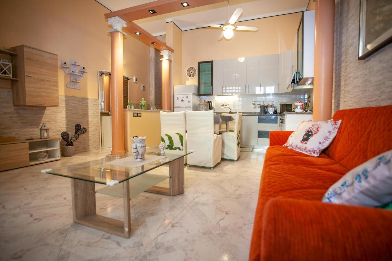 Casa Rosamaria Apartment จีอาร์ดีนี นักซอส ภายนอก รูปภาพ